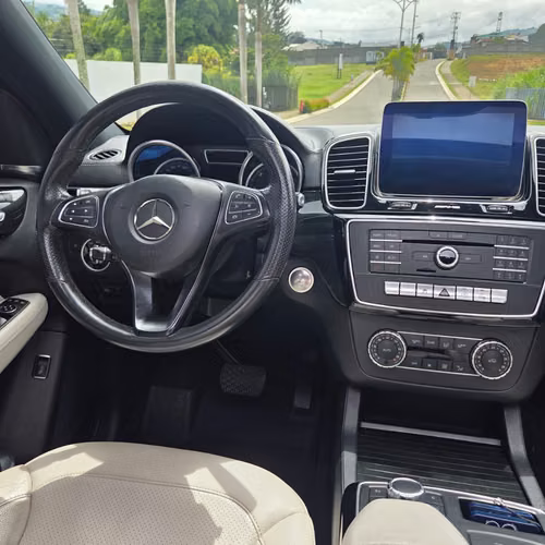 MERCEDES BENZ GLE 350D 2017 AUTOMATICO 4X4 DIESEL TECHO PANORAMICO ASIENTOS DE CUERO IMPECABLE FULL EXTRAS