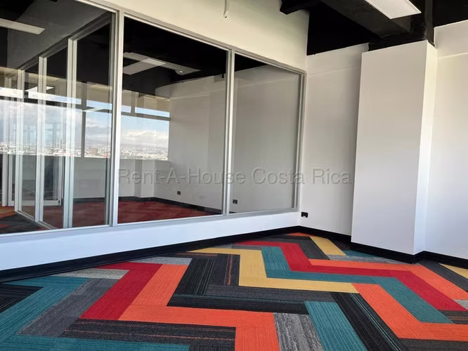 Alquiler de Local Comercial en Mata Redonda, San José. OPORTUNIDAD ÚNICA - Imagen 4