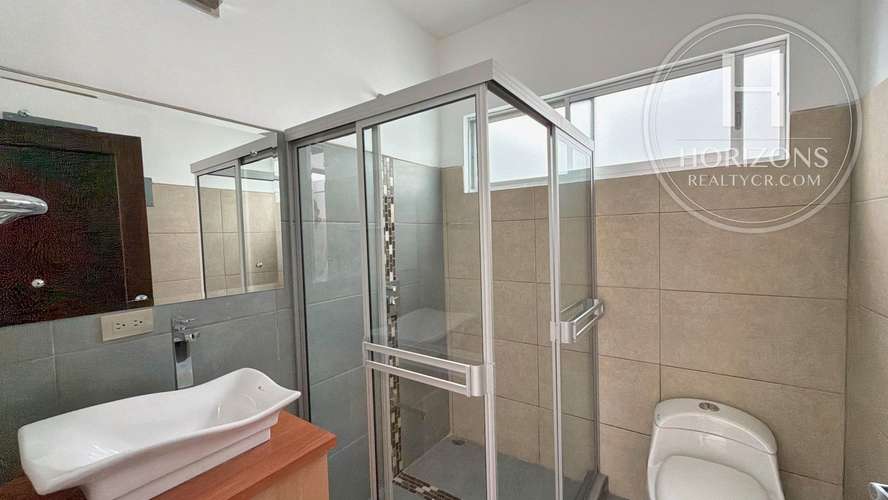 Casa en Venta en Condominio Lomas de Montes de Oca en Sabanilla 3 Habitaciones y Mezzanine nja1410jb - Imagen 11