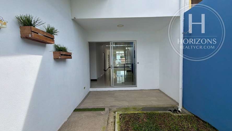 Casa en Venta en Condominio Lomas de Montes de Oca en Sabanilla 3 Habitaciones y Mezzanine nja1410jb - Imagen 15
