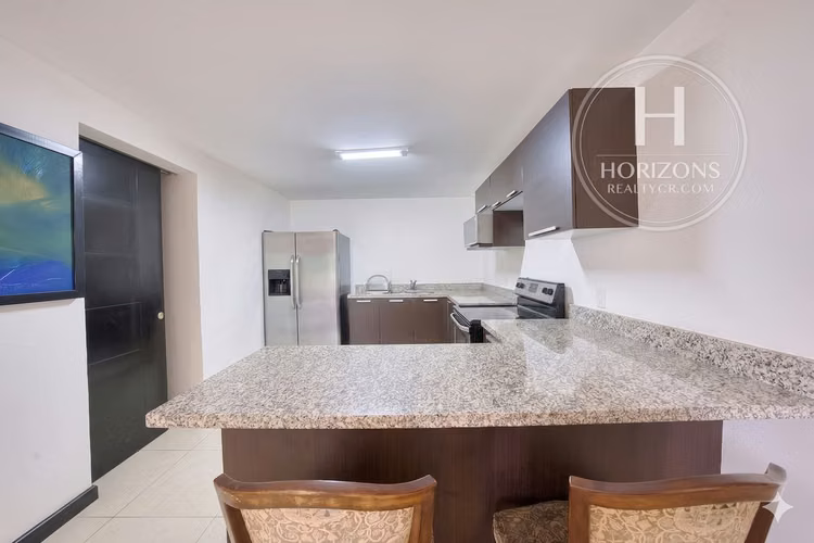 Se Vende Apartamento en Primer Nivel en Condominio Villa Verona en Curridabat 3 Habitaciones y Balcón nja1380sb - Imagen 6
