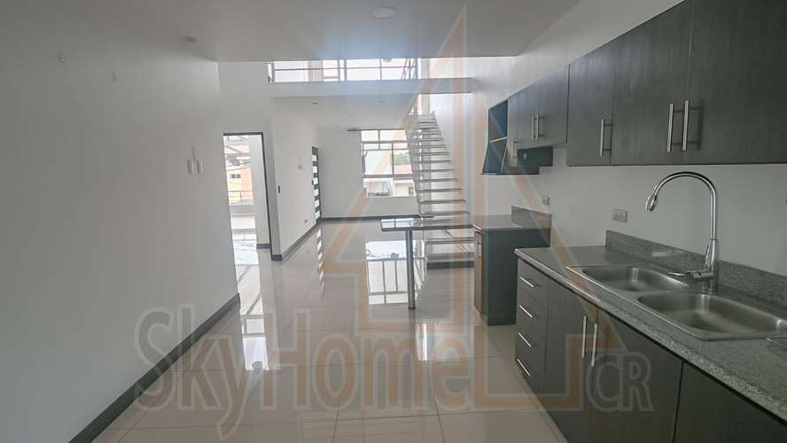 1250 / Casa / Venta / Lomas de Montes de Oca / 3 habitaciones / Mezzanine - Imagen 2