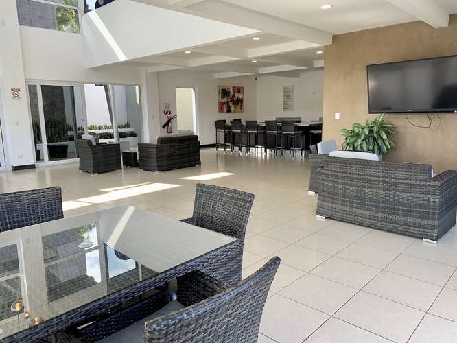 ALQUILER DE CASA EN CONDOMINIO CON LINEA BLANCA EN GUACHIPELIN DE ESCAZU  - Imagen 12