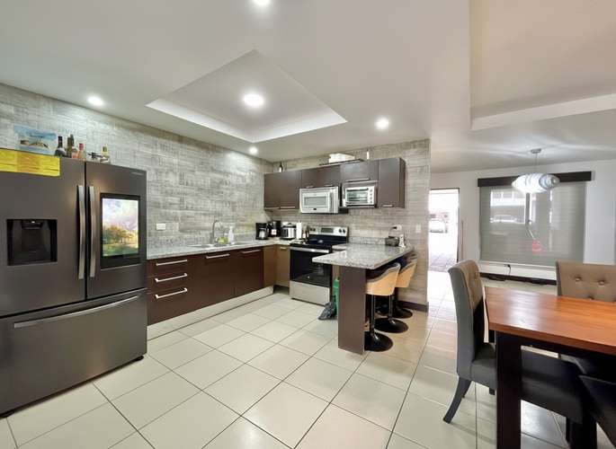 ALQUILER DE CASA EN CONDOMINIO CON LINEA BLANCA EN GUACHIPELIN DE ESCAZU 