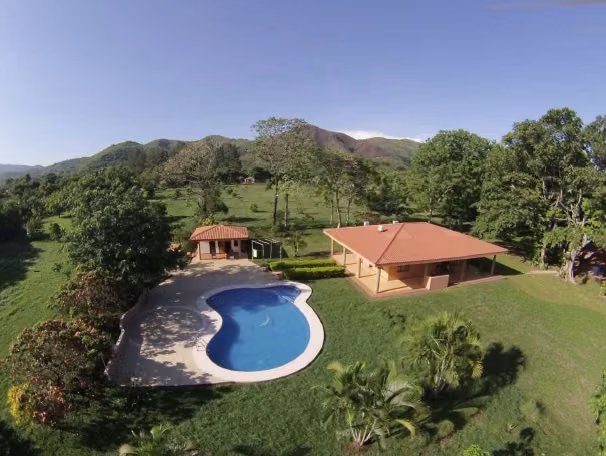 FINCA CERCANA A SJ TURRUBARES - Imagen 1