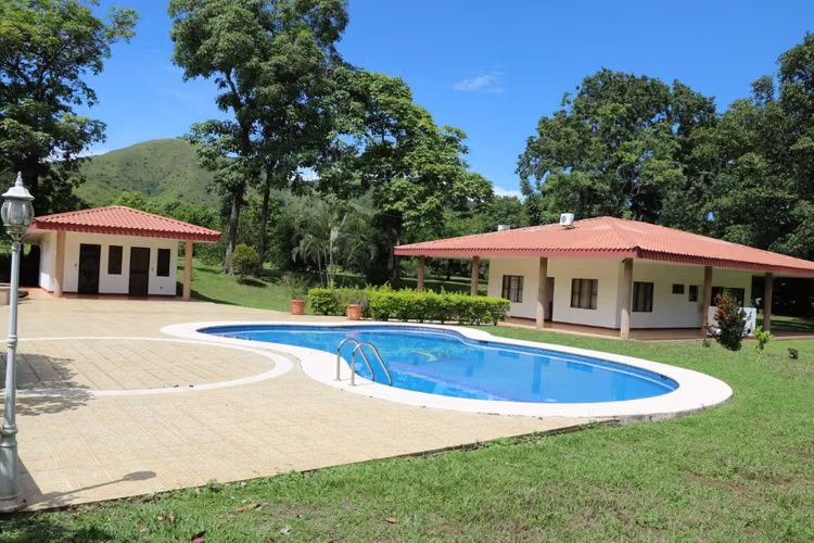 FINCA CERCANA A SJ TURRUBARES - Imagen 7