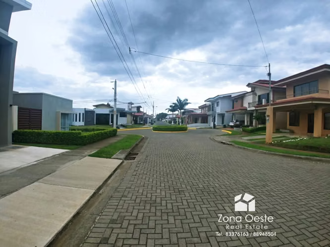 OPORTUNIDAD! VENTA LOTE CONDOMINIO 5 MINUTOS DEL AEROPUERTO, ALAJUELA - Imagen 9