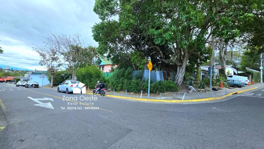 Venta propiedad ideal para desarrollar, uso de suelo comercial, Escazú, 1747m2