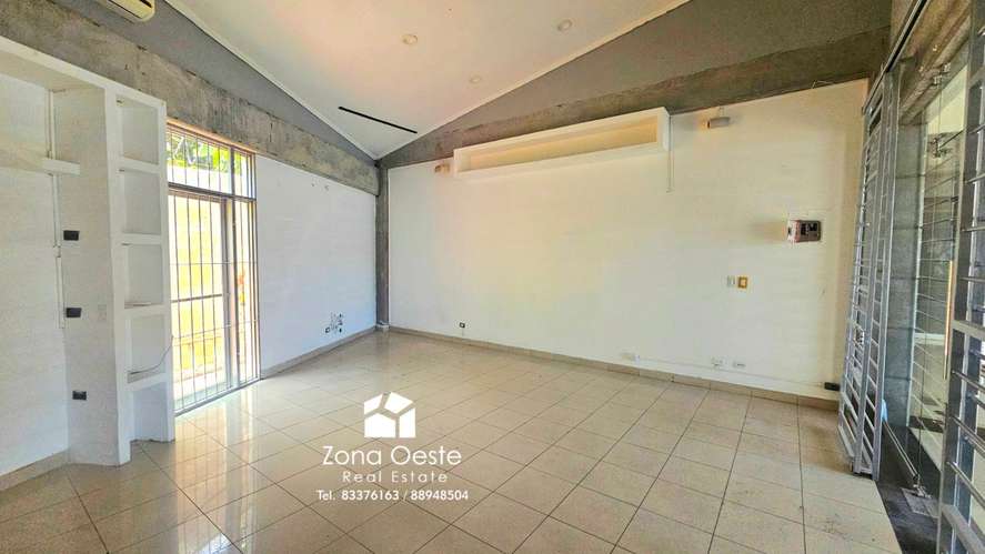Venta de local comercial muy cerca de Distrito 4 - Imagen 4