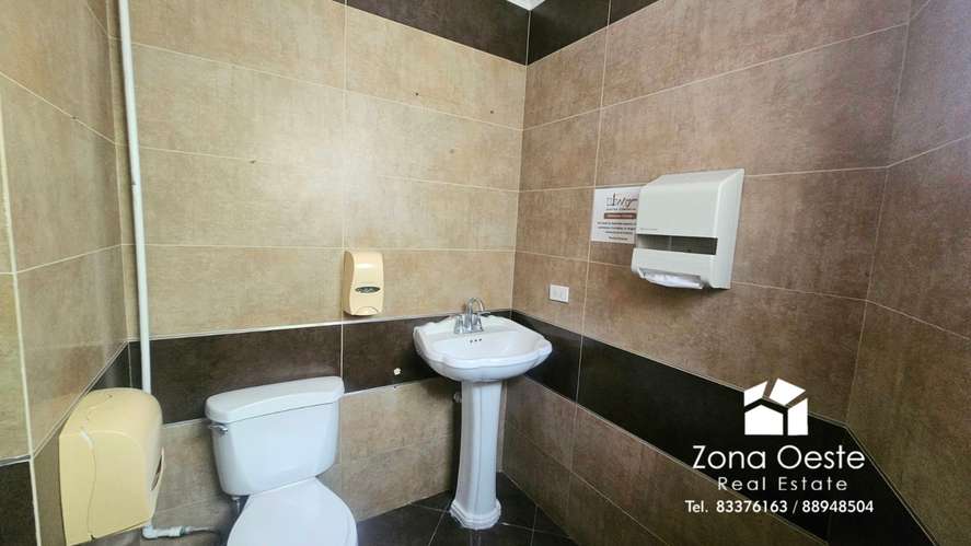 Venta de local comercial muy cerca de Distrito 4 - Imagen 7