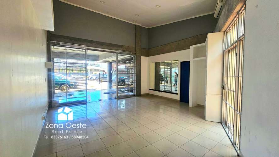Venta de local comercial muy cerca de Distrito 4 - Imagen 2