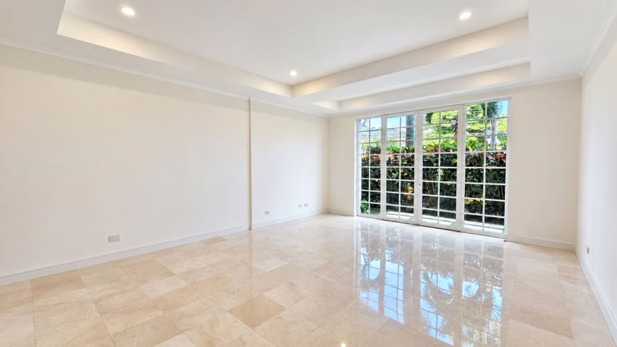 Alquiler Lujoso Apartamento 3 habitaciones con jardin sin muebles en Cortijo Los Laureles Escazu - Imagen 1