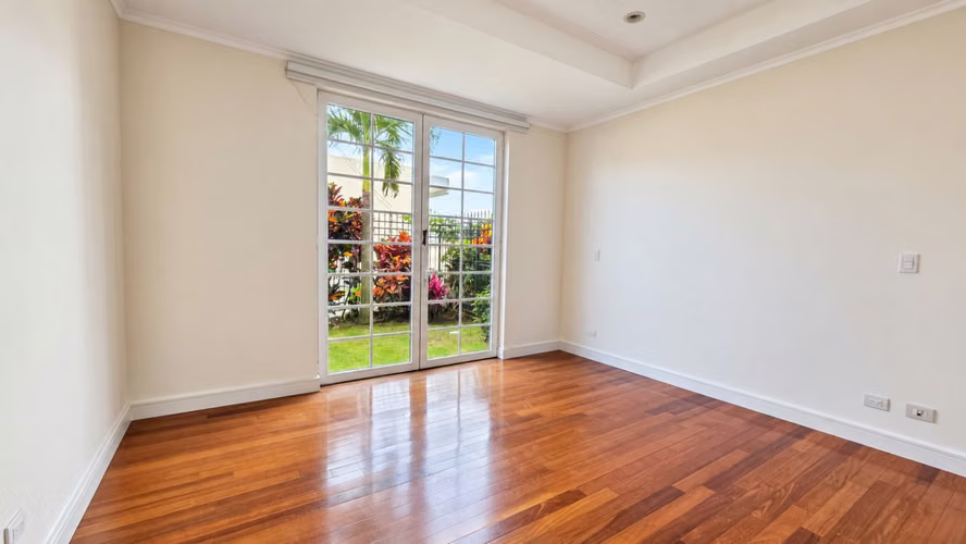 Alquiler Lujoso Apartamento 3 habitaciones con jardin sin muebles en Cortijo Los Laureles Escazu - Imagen 3