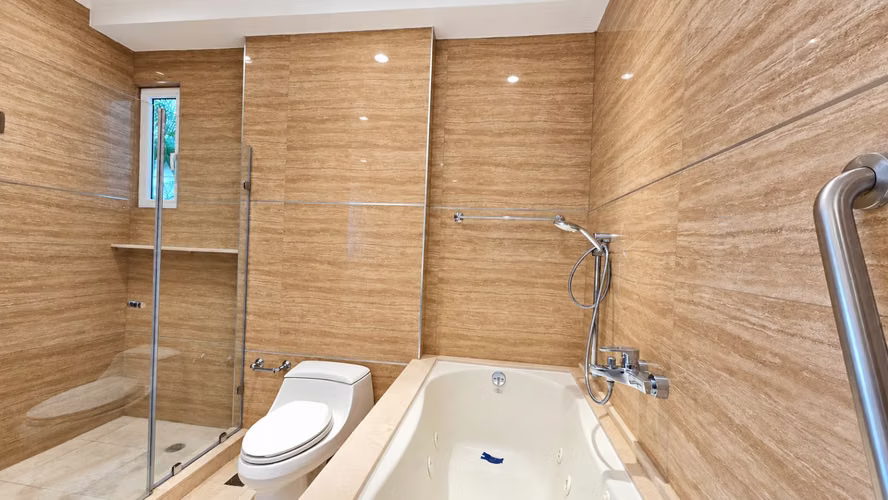Alquiler Lujoso Apartamento 3 habitaciones con jardin sin muebles en Cortijo Los Laureles Escazu - Imagen 6
