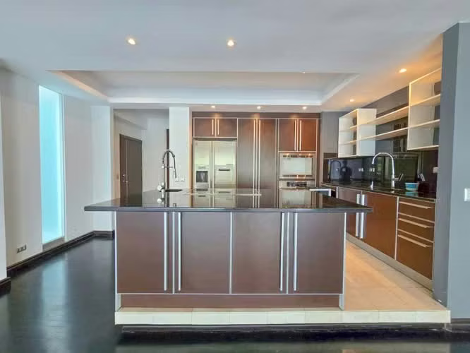 Apartamento en 1er nivel con terraza grande en Bello Horizonte Escazú - Imagen 4