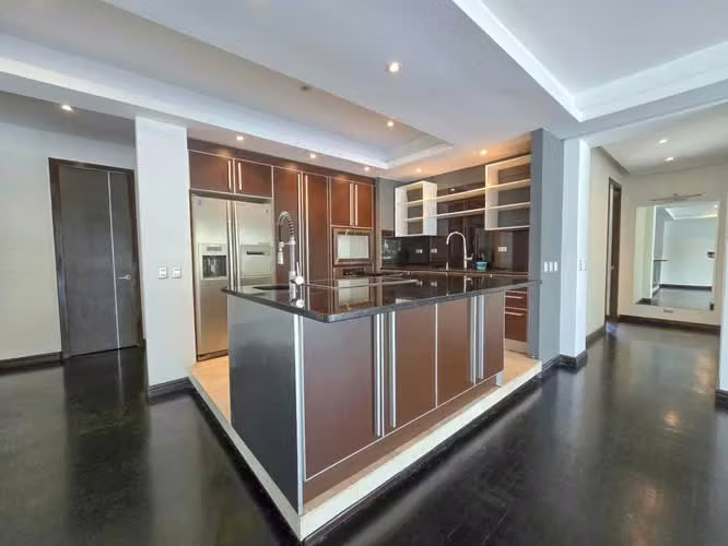 Apartamento en 1er nivel con terraza grande en Bello Horizonte Escazú - Imagen 6