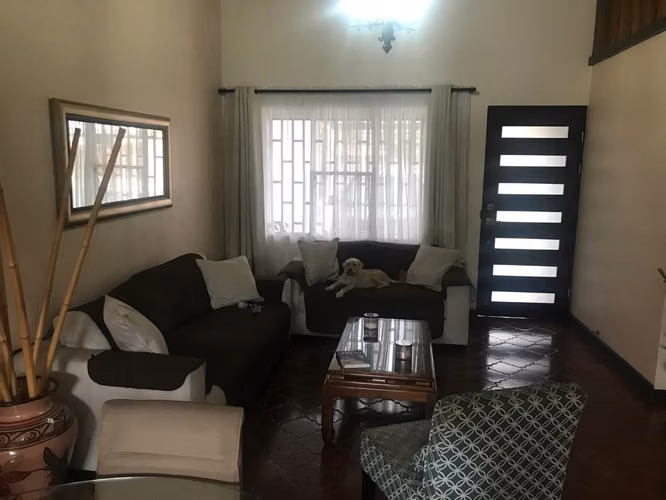 Venta Amplia Casa de un solo nivel en Tibás. - Imagen 5