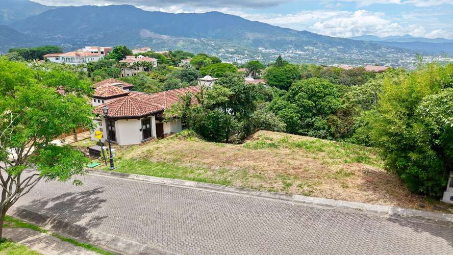 Villa Real, Santa Ana. Exclusivo terreno en venta con increíbles vistas. - Imagen 7