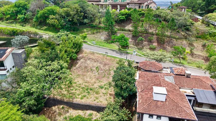 Villa Real, Santa Ana. Exclusivo terreno en venta con increíbles vistas. - Imagen 8