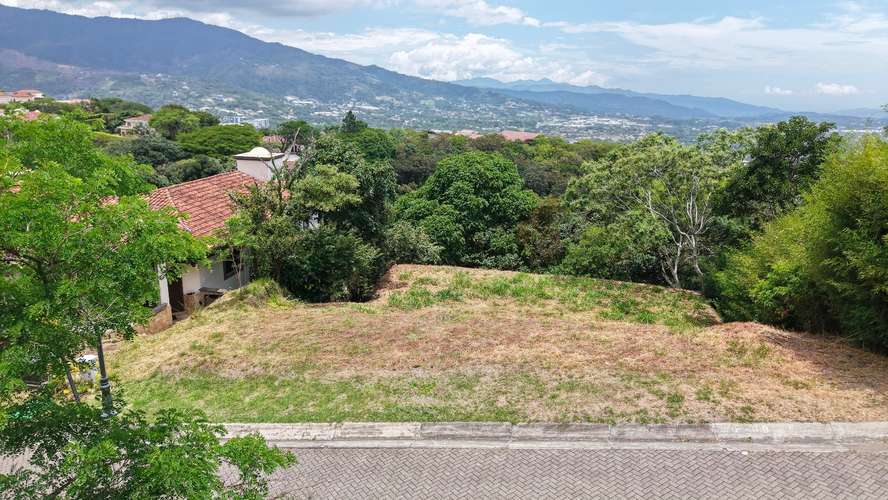 Villa Real, Santa Ana. Exclusivo terreno en venta con increíbles vistas. - Imagen 5