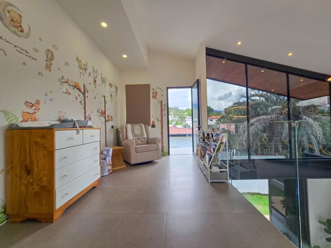 Casa Independiente Contemporánea con Jardín en Bello Horizonte Escazú - Imagen 15
