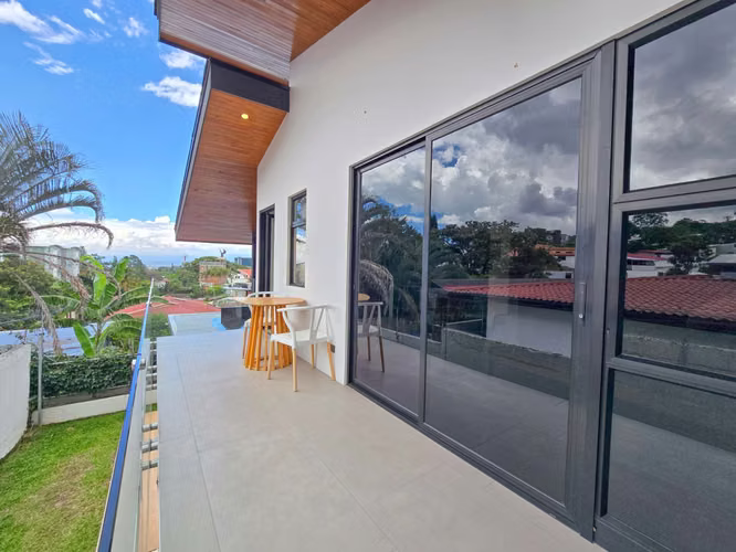 Casa Independiente Contemporánea con Jardín en Bello Horizonte Escazú - Imagen 16