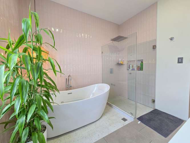 Casa Independiente Contemporánea con Jardín en Bello Horizonte Escazú
