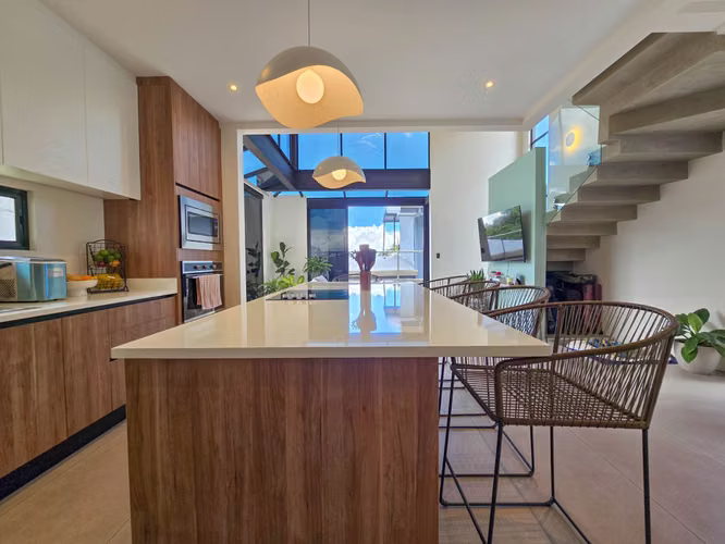 Casa Independiente Contemporánea con Jardín en Bello Horizonte Escazú - Imagen 6