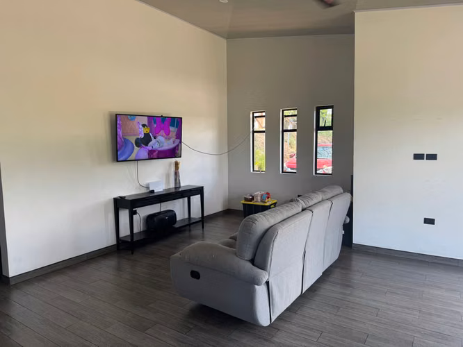 Hermosa casa en venta en Turrubares - Imagen 14