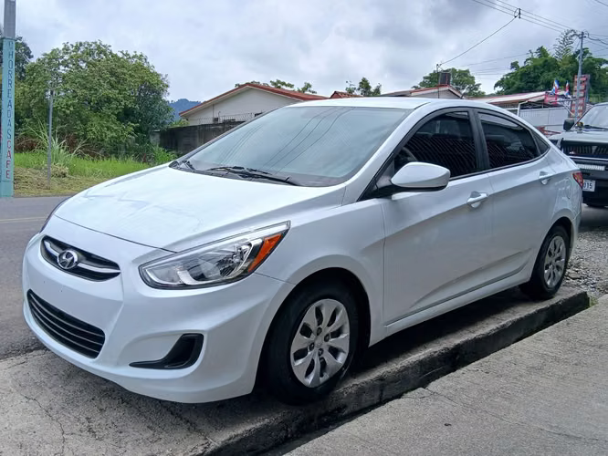 Hyundai accent  - Imagen 4
