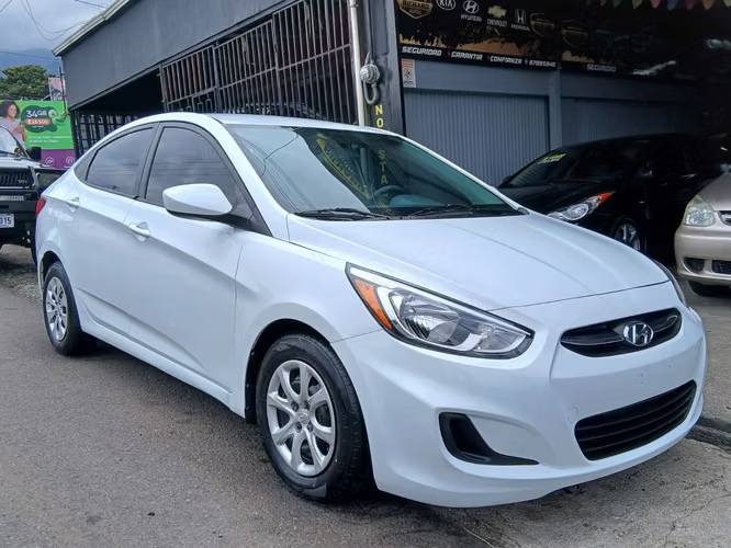 Hyundai accent  - Imagen 1