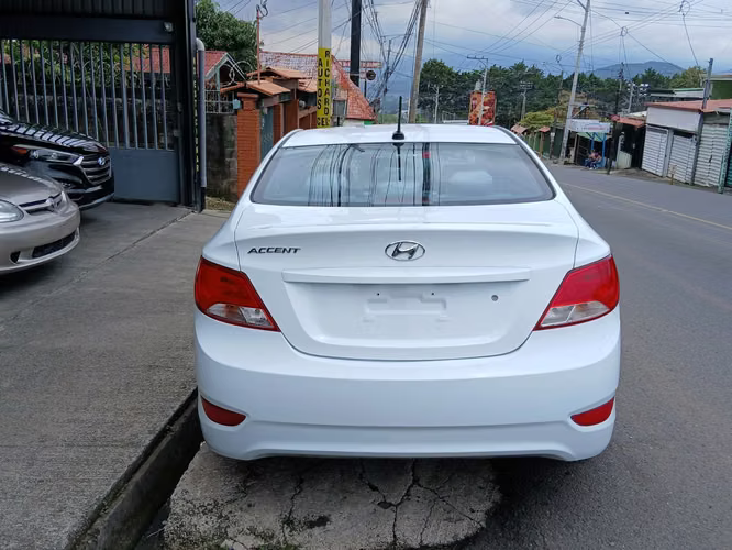 Hyundai accent  - Imagen 5