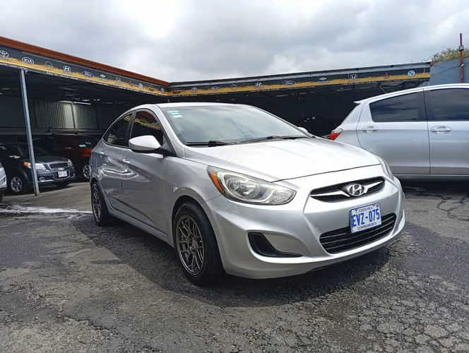 Hyundai accent  - Imagen 4