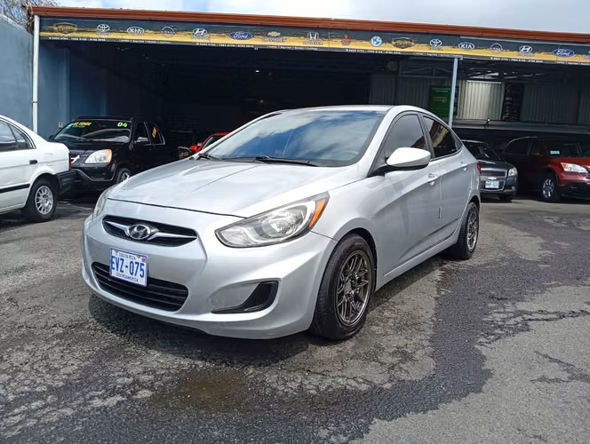 Hyundai accent  - Imagen 1