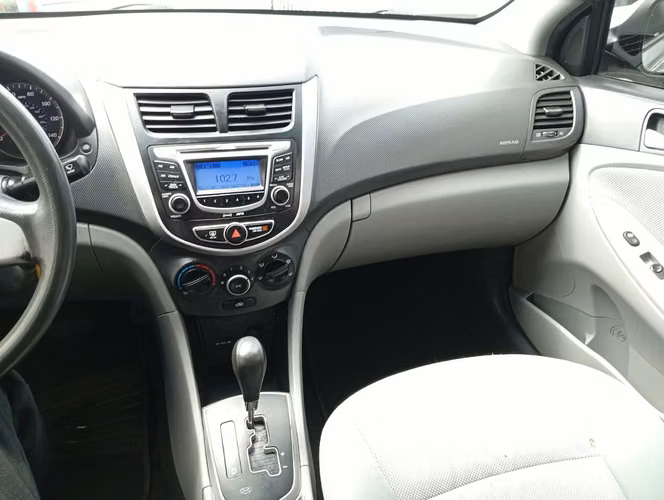Hyundai accent  - Imagen 12