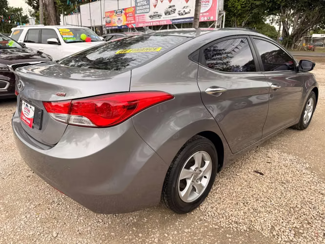 HYUNDAI AVANTE GDI-2014-AUTOMATICO-SHIFT TRONIC-6.475.000 - Imagen 2