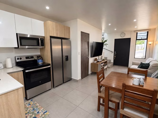 Casa en venta en condominio en Alajuelita.