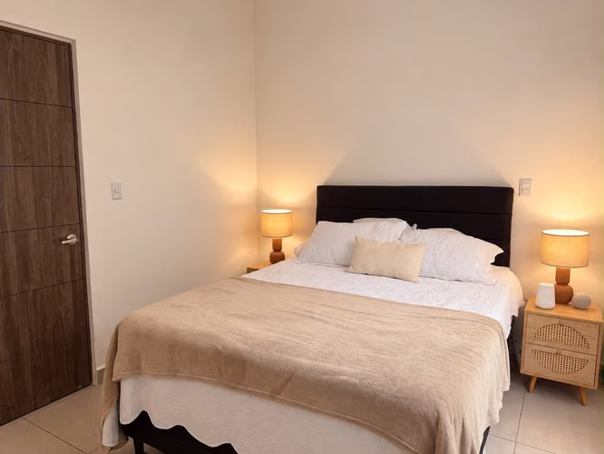Casa en venta en condominio en Alajuelita.