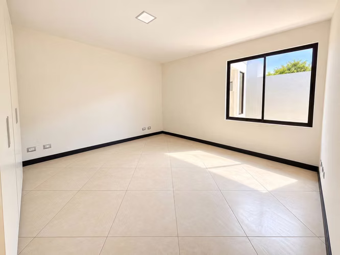 Casa de un nivel en residencial muy cerca de Curridabat - Imagen 12
