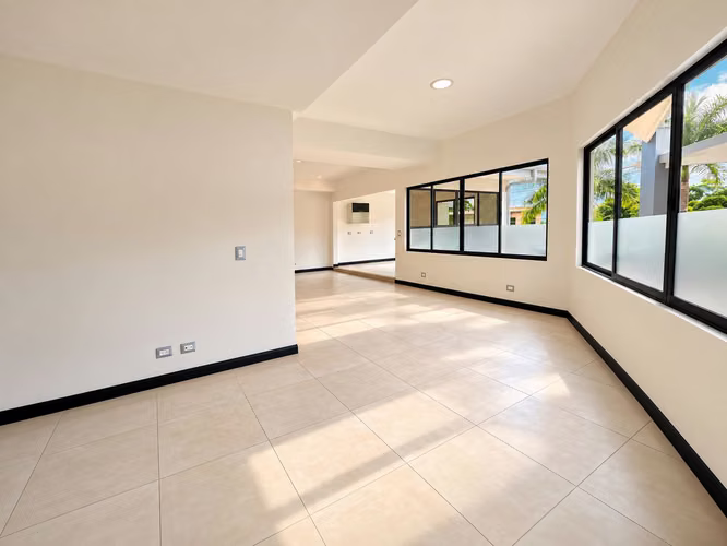 Casa de un nivel en residencial muy cerca de Curridabat - Imagen 4