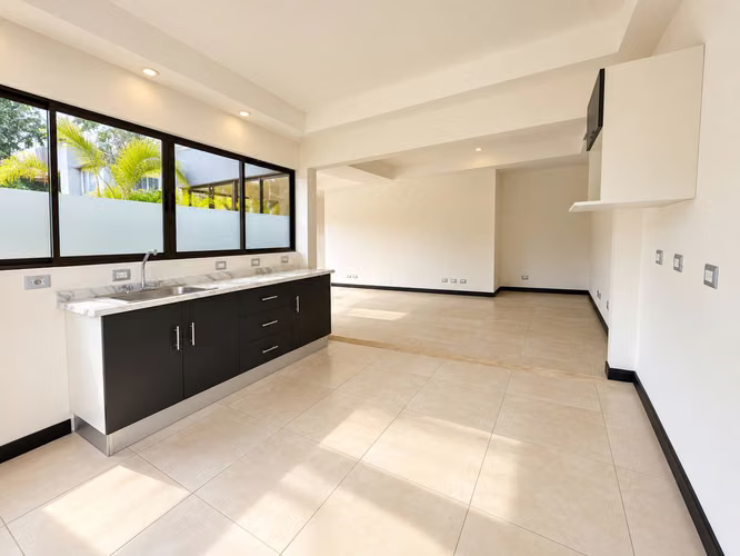 Casa de un nivel en residencial muy cerca de Curridabat - Imagen 5