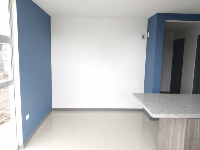 Apartamento de 2 habitaciones moderno SEMI AMUEBLADO - Imagen 4