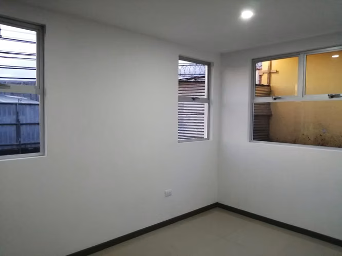 Apartamento de 2 habitaciones moderno SEMI AMUEBLADO - Imagen 7