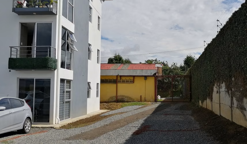 Apartamento de 2 habitaciones moderno SEMI AMUEBLADO - Imagen 12