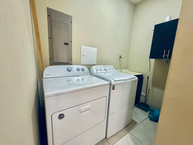 Casa de 3 habitaciones con piscina, rancho y amplio jardín – Playa Potrero