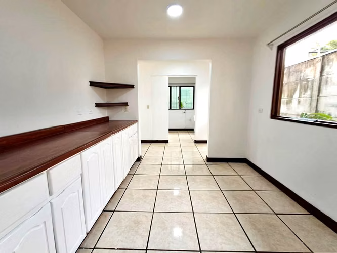 San Joaquín - Heredia / Hermosa Casa 120mt S Súper baterías  $1,450 dólares - Imagen 5