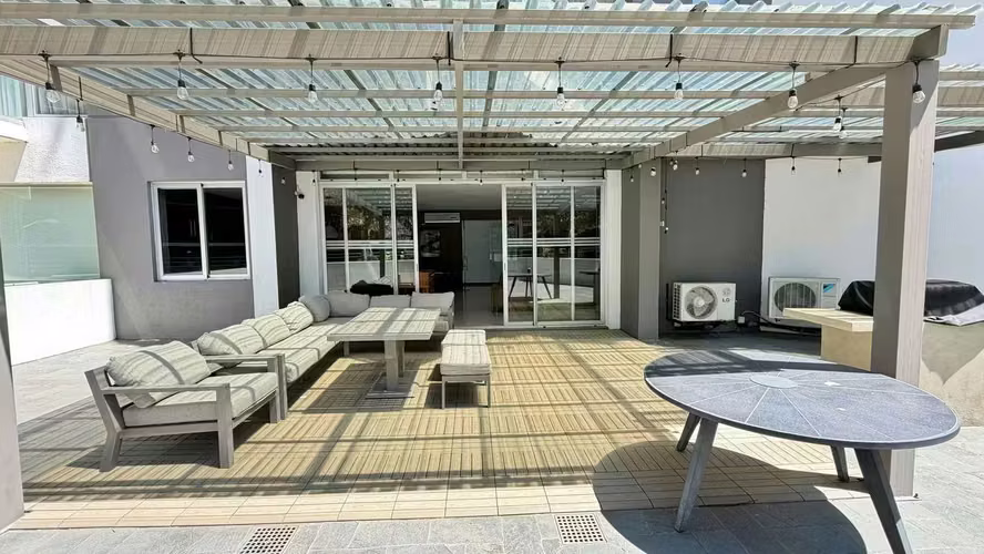 Vendo en Vistas de Nunciatura, hermoso-lujoso-amplio 71m2, amueblado, 1 hab, 1.5 baños, vista parque.   - Imagen 17