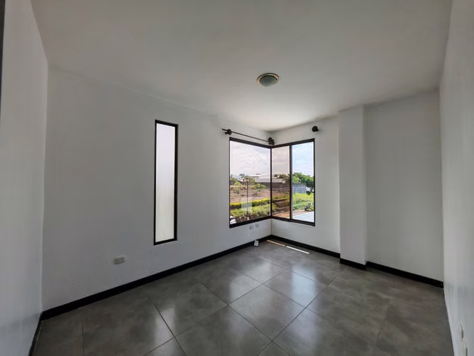 Casa en alquiler en Condominio Hacienda El Coyol, Alajuela