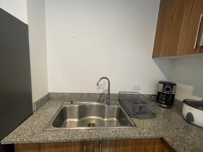 Alquiler bellisimo apartamento total amueblado Guayabos Curridabat  - Imagen 4