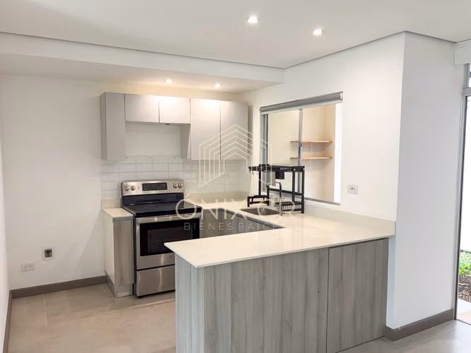Casa Contemporánea en Condominio | San Rafael de Montes de Oca | Pet Friendly - Imagen 2